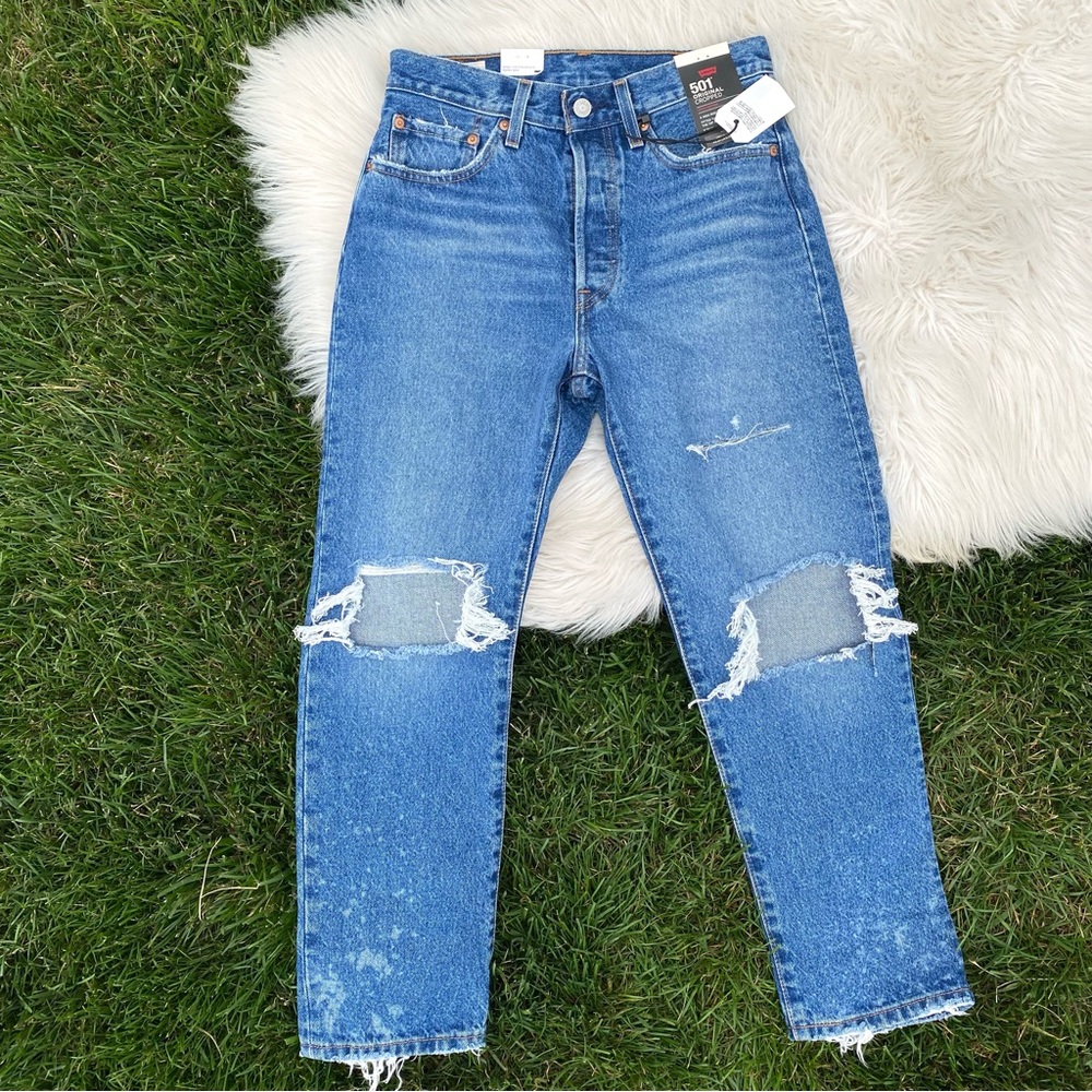 Levi’s 501 original cropped distressed jeans 26x26 NWT